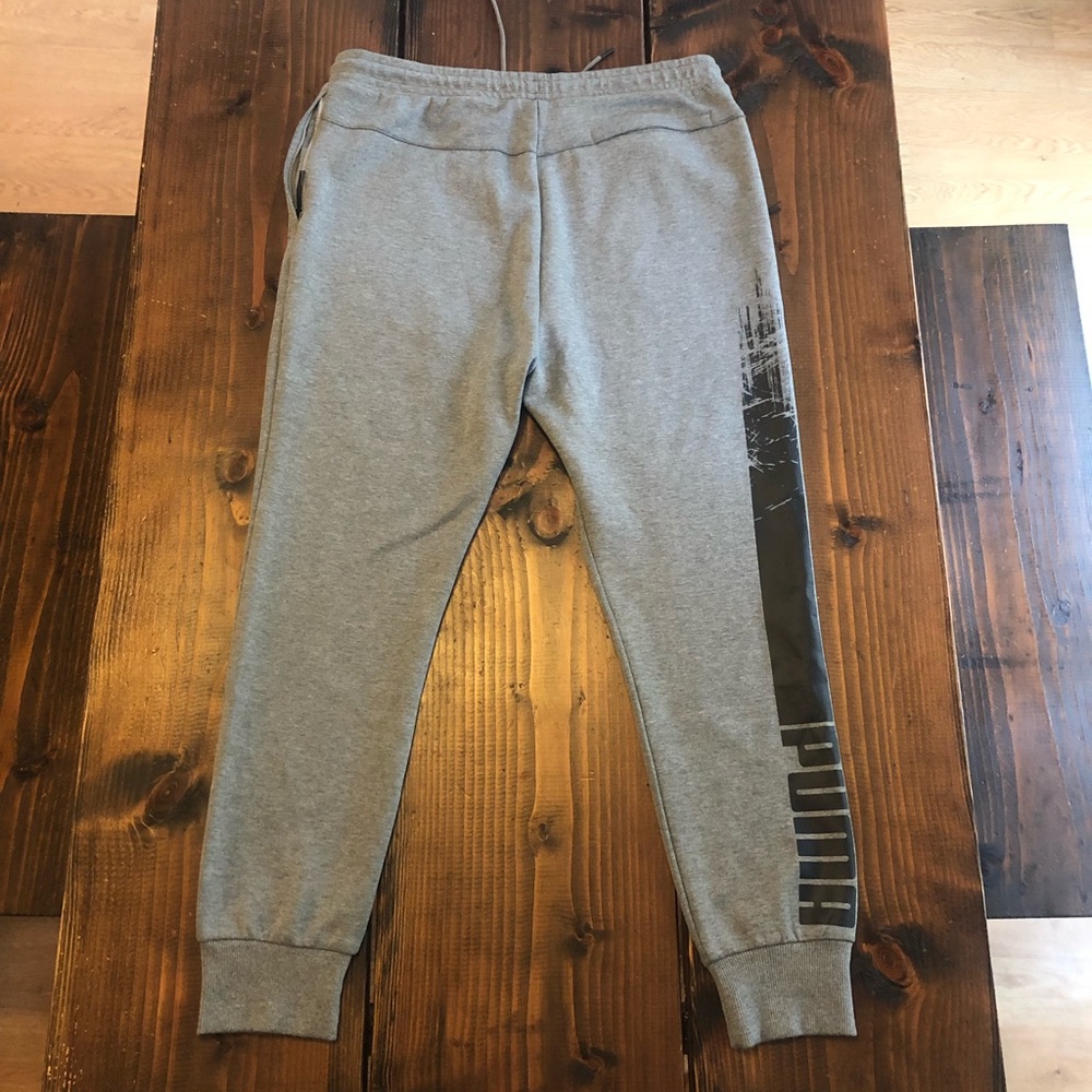 PUMA SWEATPANTS ALMOST BRAND NEW